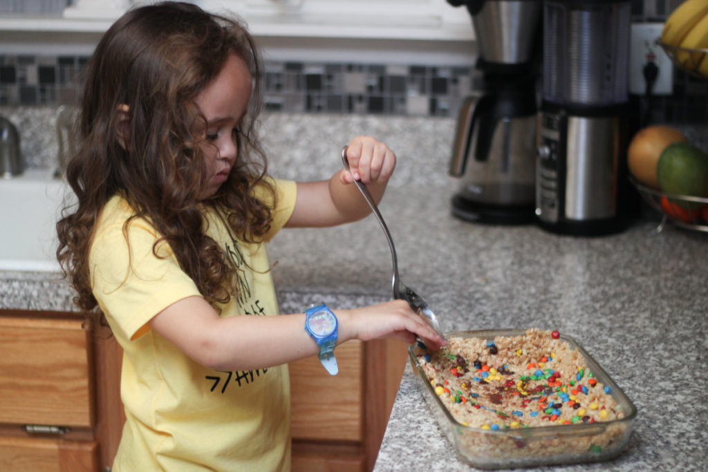 Making Rice Krispie Treats with Kids - Family Activities - Toddler Cooking - Delicious and Easy Desserts