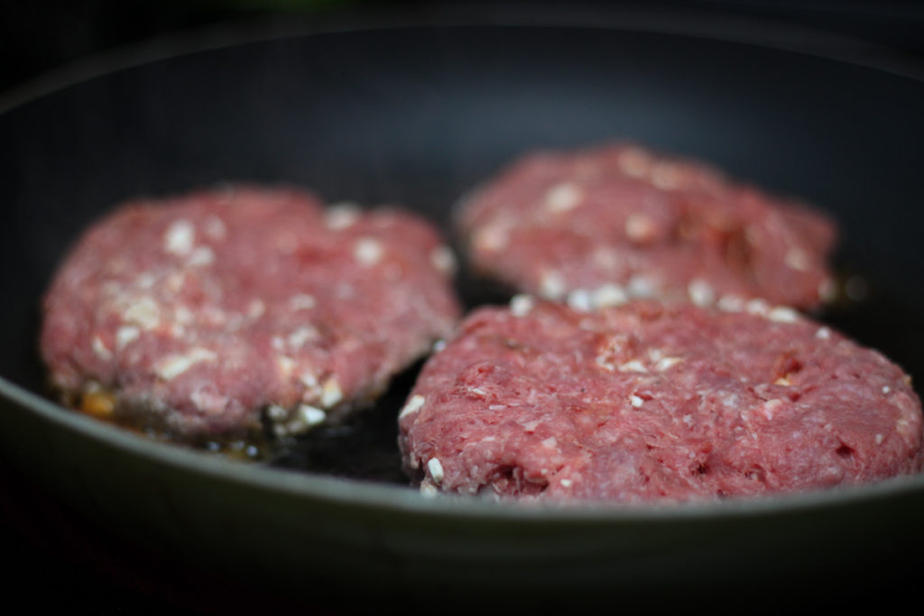 Apple Bison Jeans Burger: Gourmet Burger Recipe – burgers with unusual flavors are perfect for family dinners and parties – savory flavors of smoked apple bbq sauce, veggies and bison meat – MidKid Mama Blog Recipes