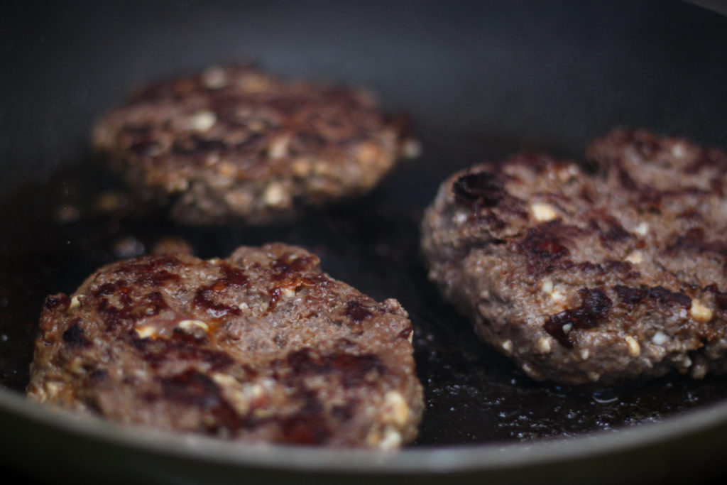 Apple Bison Jeans Burger: Gourmet Burger Recipe – burgers with unusual flavors are perfect for family dinners and parties – savory flavors of smoked apple bbq sauce, veggies and bison meat – MidKid Mama Blog Recipes