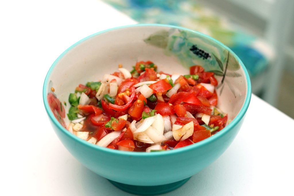 Fresh salsa - Quick and easy recipes - MidKid Mama Blog