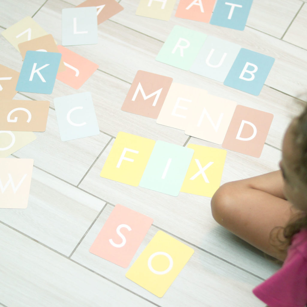 flash cards for pre-k or kindergarten - spelling games for little learners and early literacy