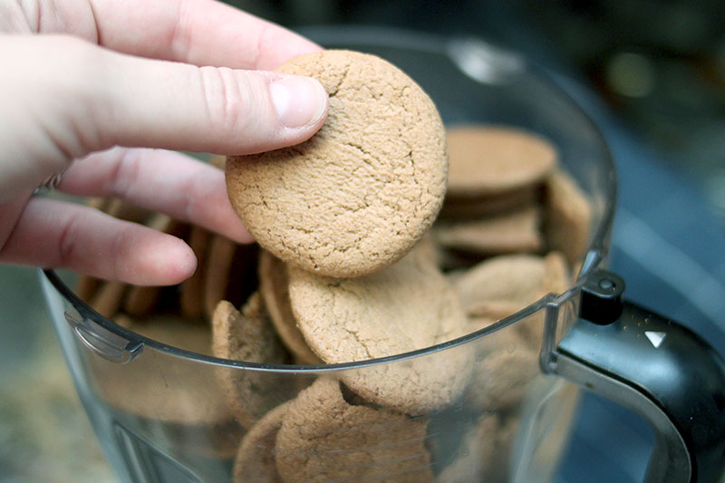 Gingersnap cookies for the dessert crust