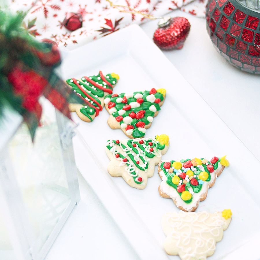 Sugar cookies cut out christmas trees frosting recipe